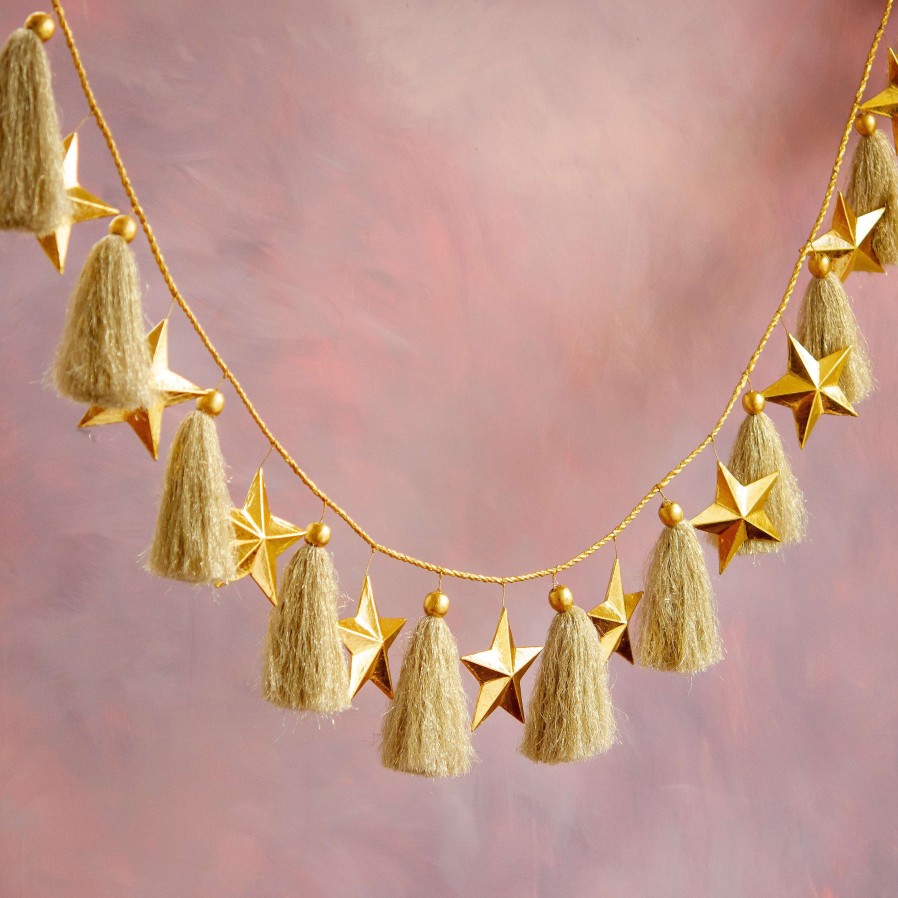 Glitterville Party Diy | Gold Star Garland By Glitterville