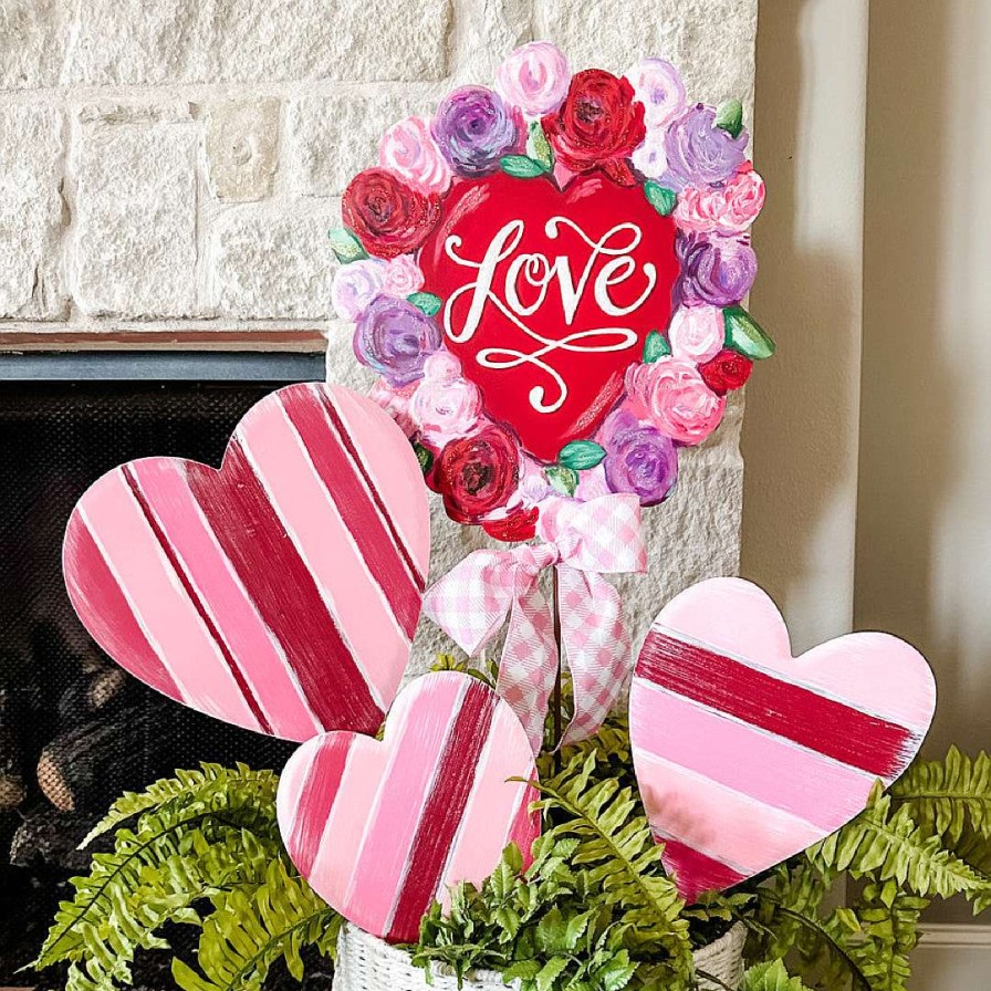 The Round Top Collection Pot Stakes | Floral "Love" Heart