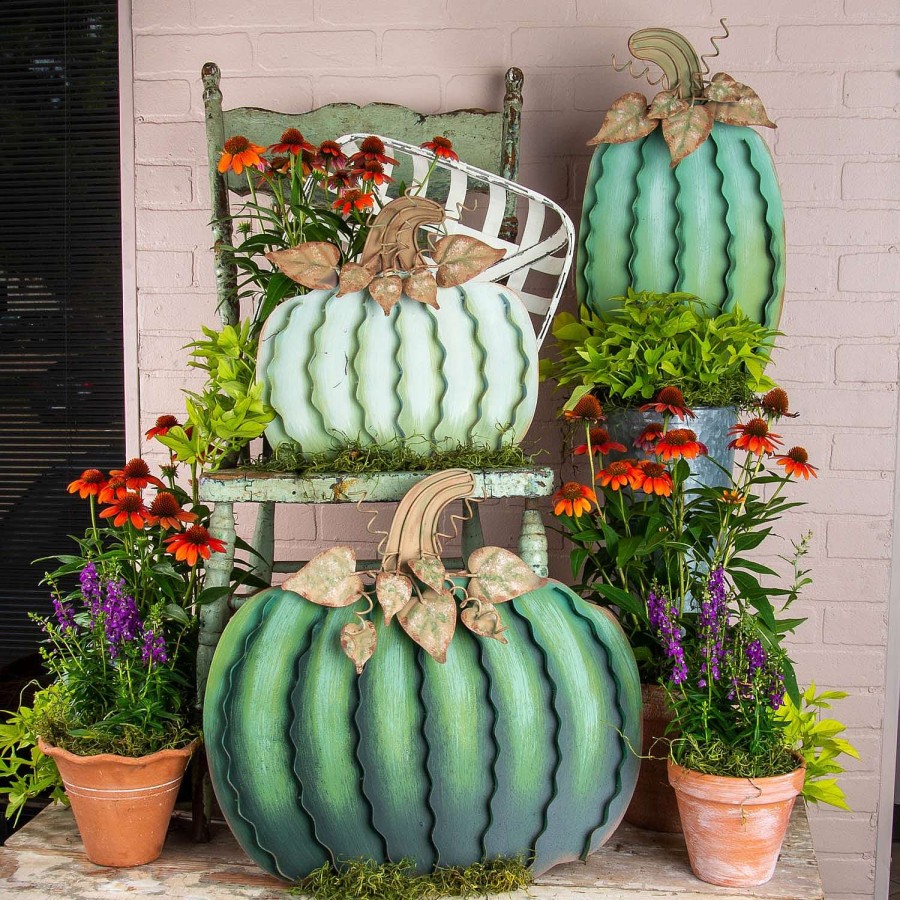 The Round Top Collection Pot Stakes | Green Pumpkins