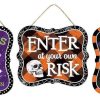 Craig Bachman Table Decor | Risk Halloween Sign