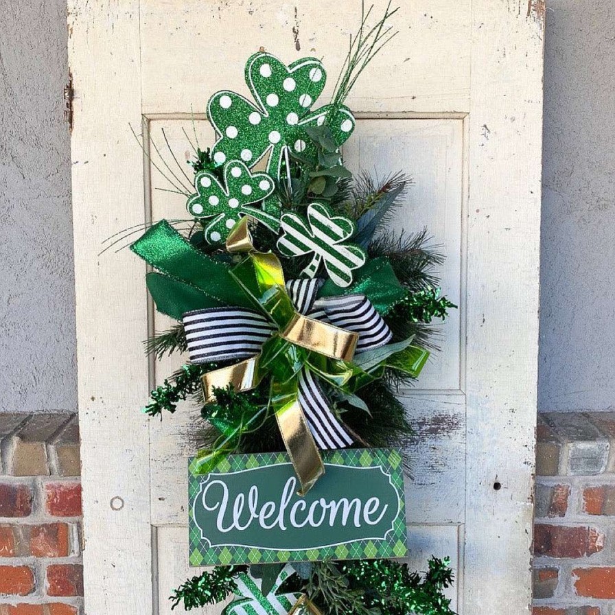 Craig Bachman Wall Decor | Green Argyle Welcome Sign