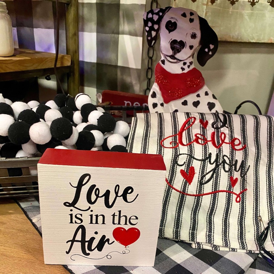 C&F Enterprises Focal Points | Love Is In The Air Shelf Sitter